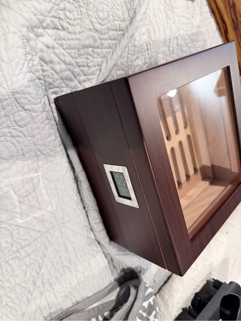 Cigar Humidor - Picture 2 of 7